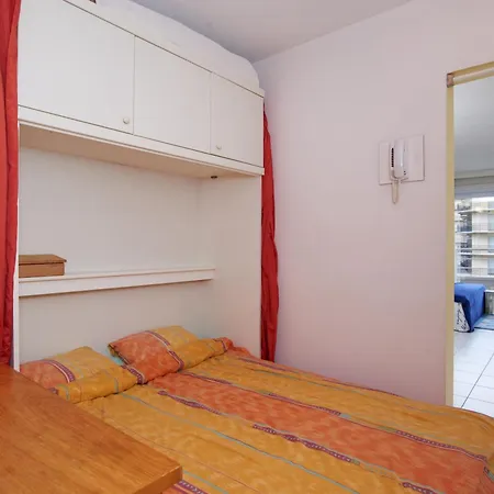 Amad 2e - Voor 4 Pers Apartment De Panne