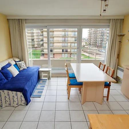 Amad 2e - Voor 4 Pers Apartment De Panne